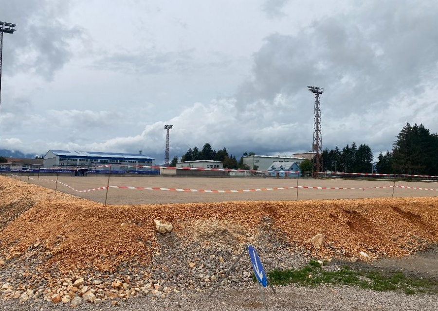 Izgradnja malonogometnog igrališta s umjetnom travom u Gospiću